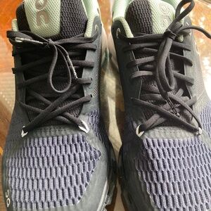 ON CLOUD WOMEN’S SNEAKERS